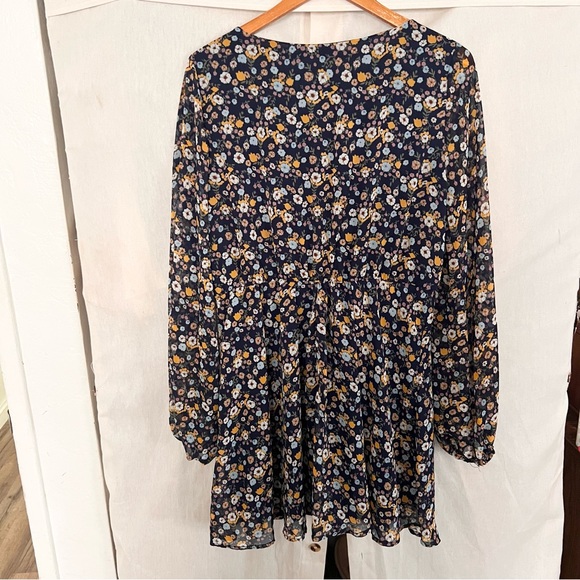 Lulus Bloom For Me Navy Blue Floral Print Long Sleeve Skater Dress
Size XL - Picture 8 of 10
